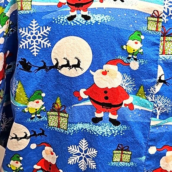 Scrub H.Q. Unisex Christmas V-Neck Short Sleeve Top Santa Elves Gifts Size L - Picture 8 of 11